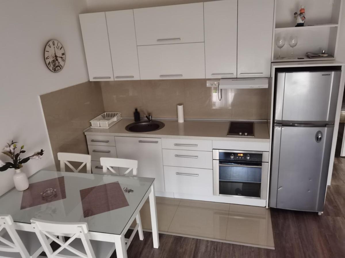 Apartman Aleksic ยาโกดินา ภายนอก รูปภาพ